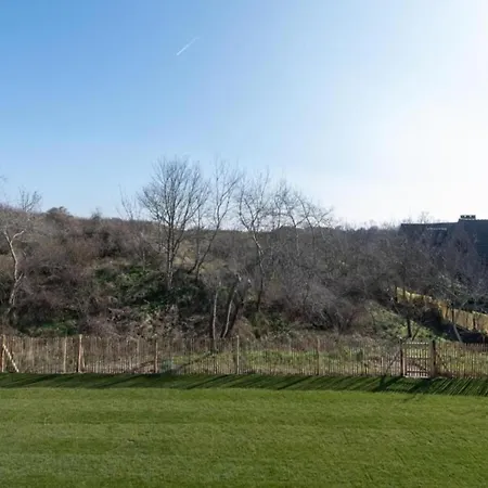 아파트 In Near Marina & Golf *