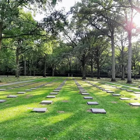 In Near Marina & Golf 아파트 니우포르트