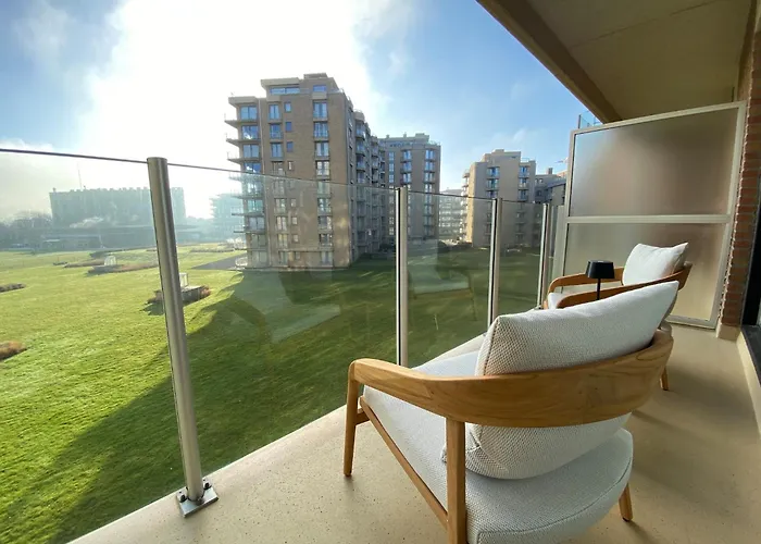 In Near Marina & Golf * Nieuport